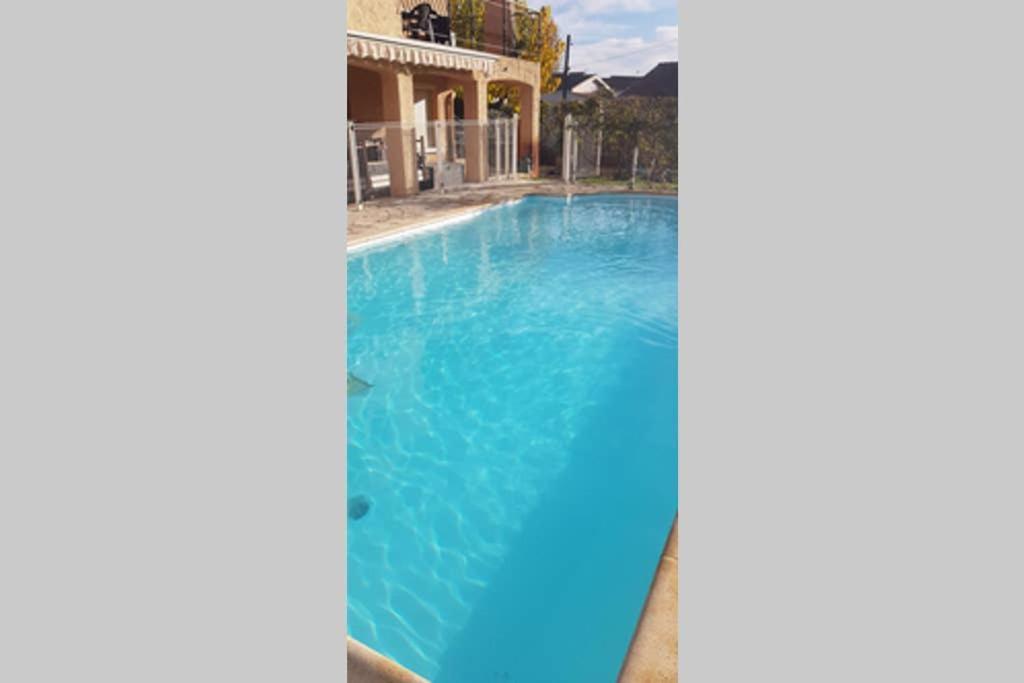 Un Charmant Logement Apartment Aigues-Mortes Ngoại thất bức ảnh