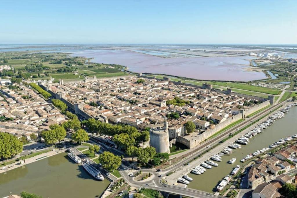 Un Charmant Logement Apartment Aigues-Mortes Ngoại thất bức ảnh