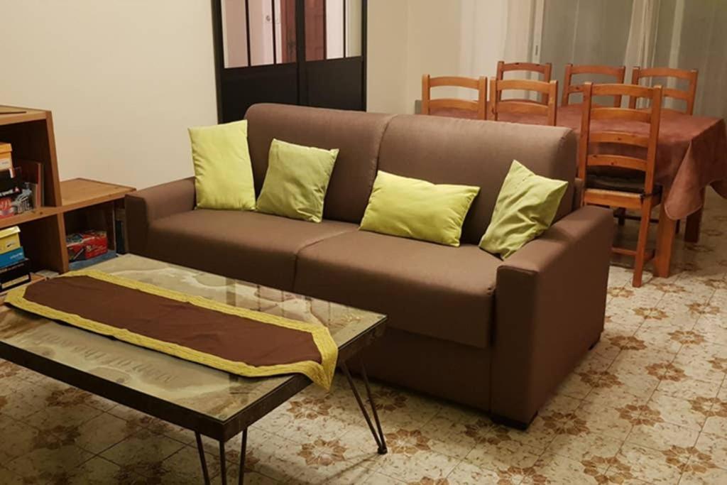 Un Charmant Logement Apartment Aigues-Mortes Ngoại thất bức ảnh